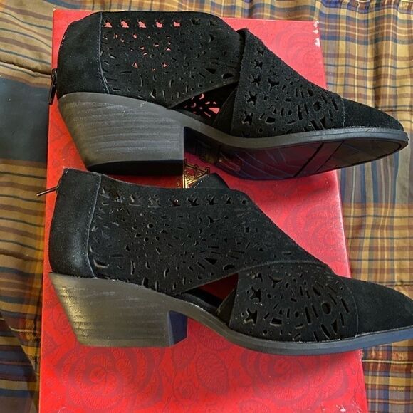 CAROLES Santana shoes - Picture 2 of 7